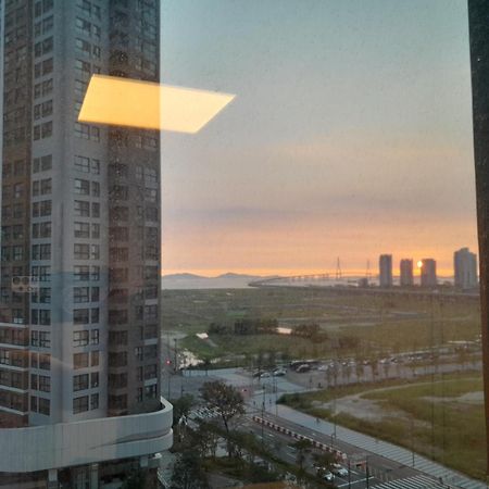 Songdo Halla Westernpark-Seaviewroom Hotel-바다전망 Incheon Exterior photo